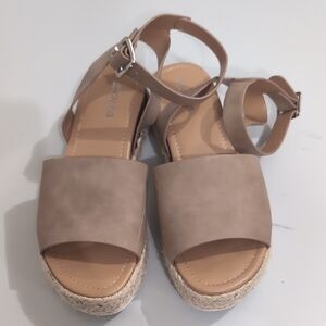 Soda Women's Brown Espadrille Sandals